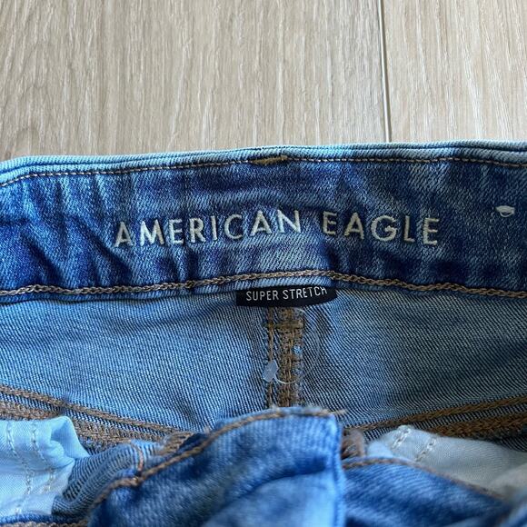 American Eagle Women’s Curvy Hi-Rise Mini Denim Jean Skirt Distressed Size 4 - Picture 3 of 6